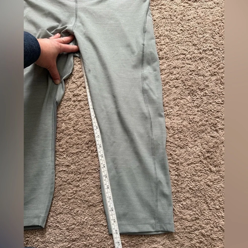 Nike Women's Gray Cropped Netted Leggings Dri Fit Size 2X